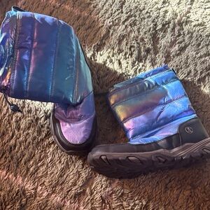 Lands end  girls Iridescent Blue Winter snow Boots